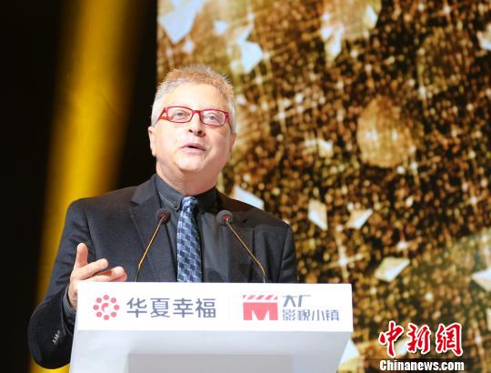 8ںӱʡSοhӰҕС(zhn)bϵӰƬMichael Uslan^bcЇĹ¡ z