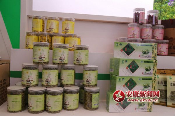 hꎸʳƷ“”ɞ鱊οُ͓“c(din)”        z_meitu_17.jpg
