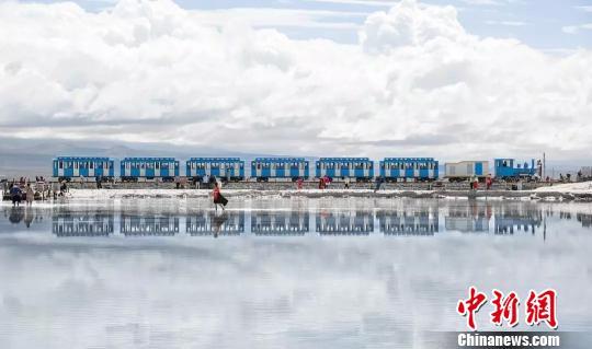 青海茶卡鹽湖回應(yīng)“變垃圾潮:增派100名清潔工