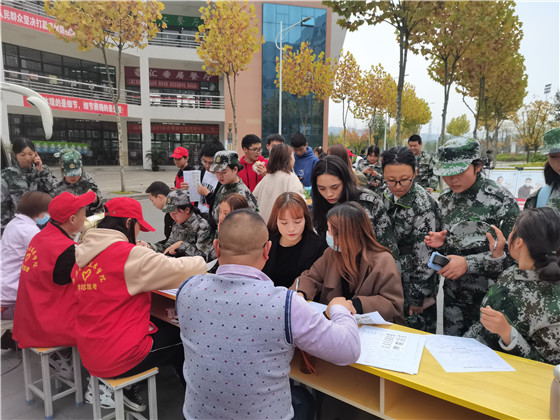 獻(xiàn)血人數(shù)連續(xù)五年創(chuàng)新高——安康職業(yè)技術(shù)學(xué)院師生用行動(dòng)彰顯大愛(ài)