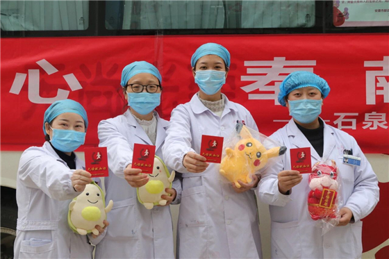 白衣天使獻(xiàn)熱血 眾志成城抗疫情