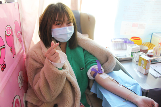 血液是生命的禮物——中國聯(lián)通安康市分公司、安康大數(shù)據(jù)運營有限公司聯(lián)合開展冬季應(yīng)急獻血活動